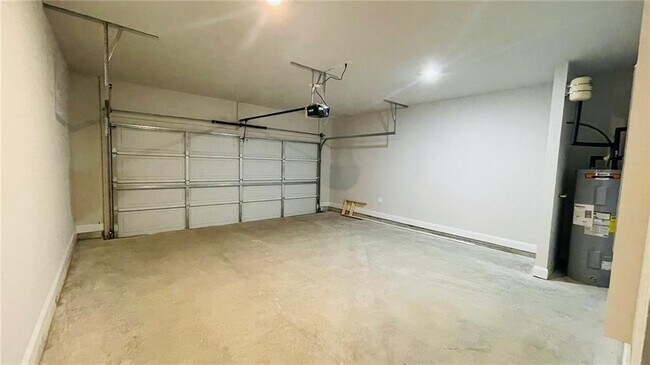 Building Photo - 20 Strawberry Ct