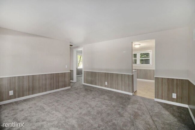 Building Photo - 2 br, 1 bath Duplex - 4214 Branch Ave