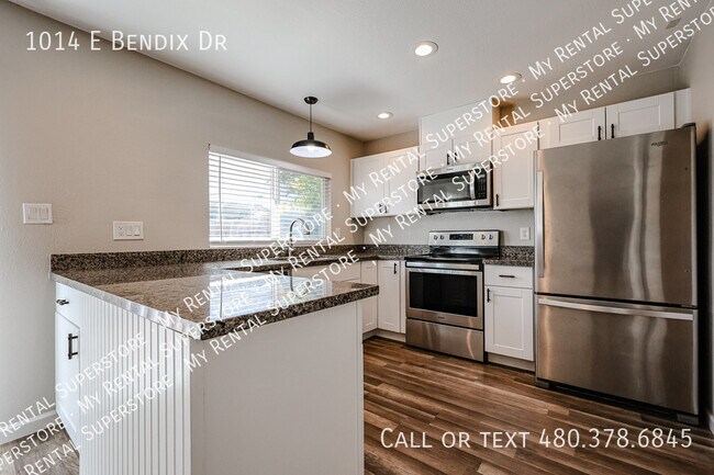 Building Photo - 1014 E Bendix Dr