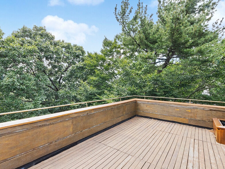 Building Photo - 170 Rawson Rd