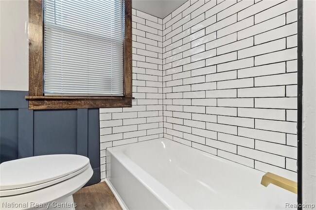 Building Photo - 767 Navahoe St