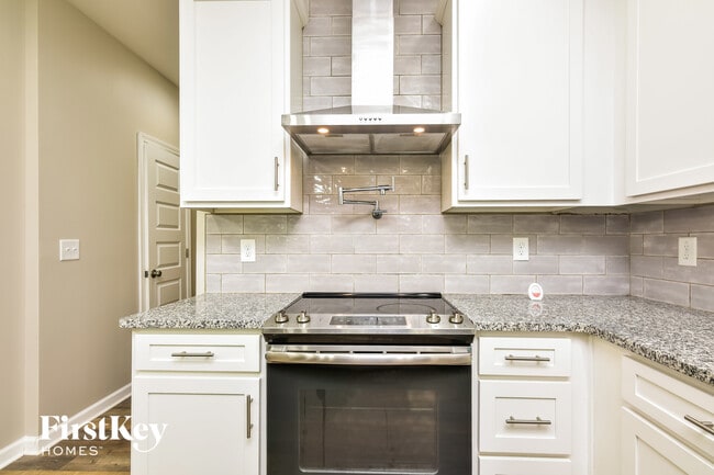 Building Photo - 6188 Leverett Dr