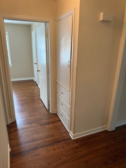 Building Photo - 1014 N Yale Ave