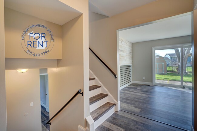 Building Photo - 5093 Spinning Wheel Dr
