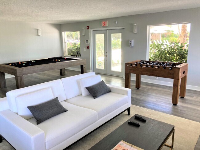 Building Photo - 2560 S Ocean Blvd