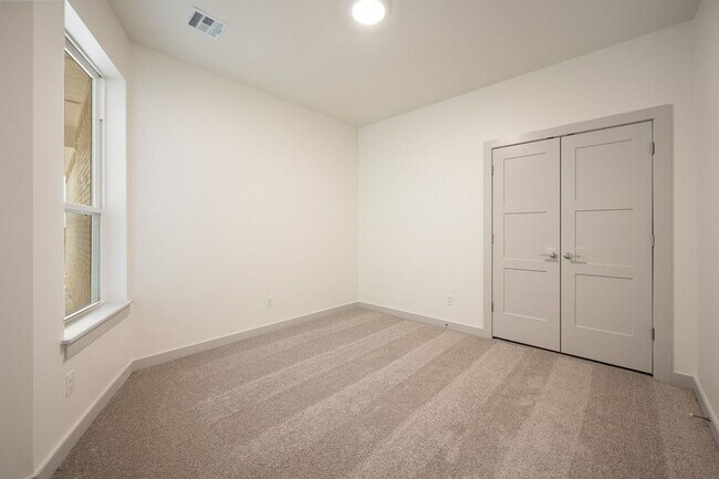 Building Photo - 4909 Misty Wood Ln