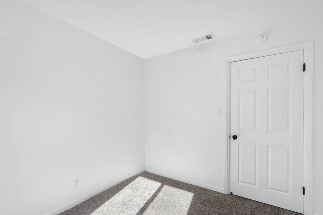 Building Photo - Beautiful Vacaville Home Near Parks, Schools & Shopping