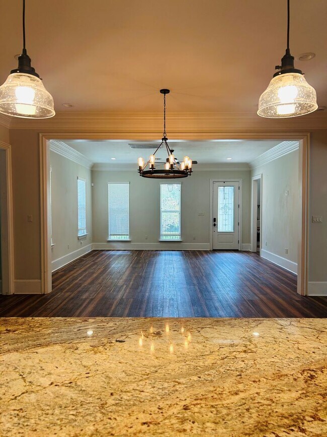 Building Photo - 220 Labarre Dr