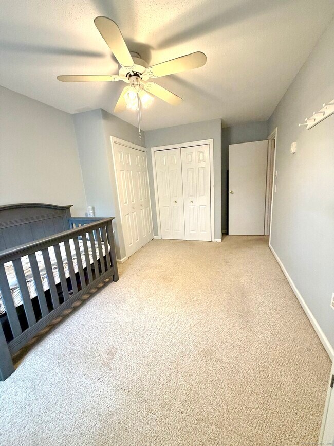 Building Photo - 38 Surrey Ln