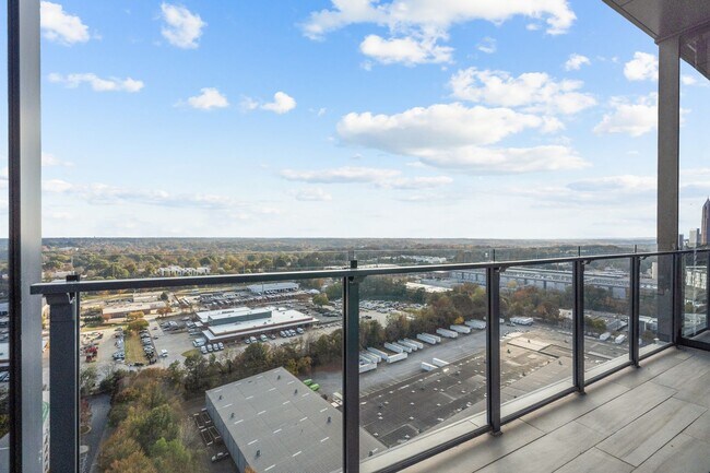 Building Photo - Premier Penthouse Suite at Seven 88 West Midtown-