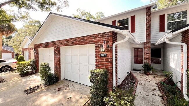 Building Photo - 5167 Lazy Oaks Dr