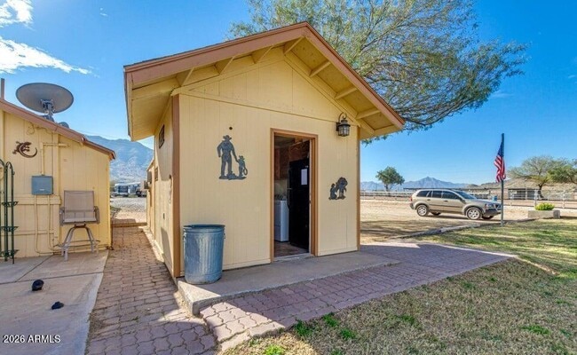 Building Photo - 3232 Carver Rd