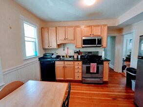 Building Photo - 86 Conwell Ave