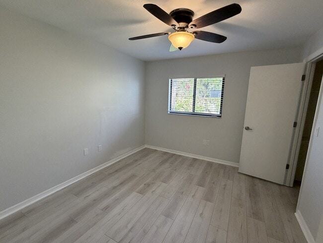 Building Photo - 8434 Cypress Lake Cir