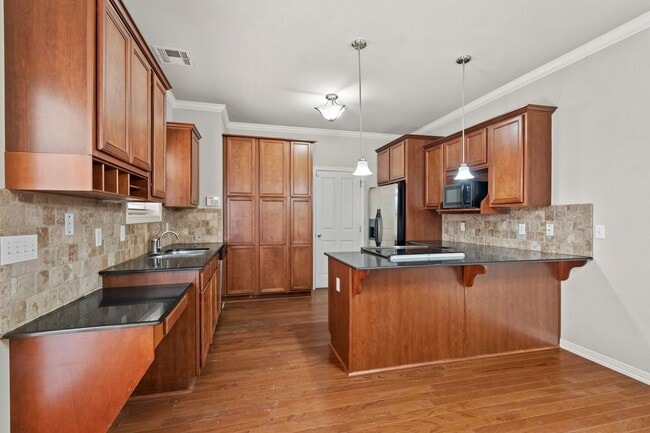 Building Photo - Beautiful Two-Story House.