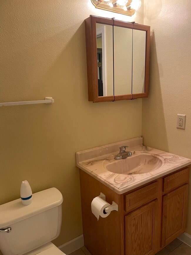 Building Photo - 610 Spruce St