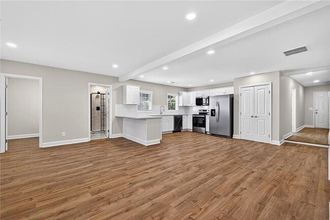Building Photo - 955 S Columbia Dr