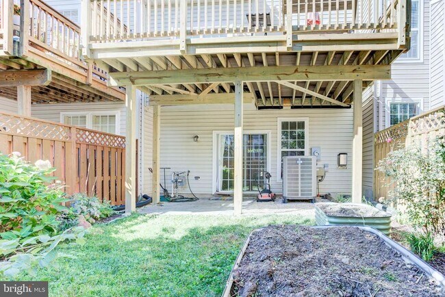 Building Photo - 21896 Hawksbury Terrace