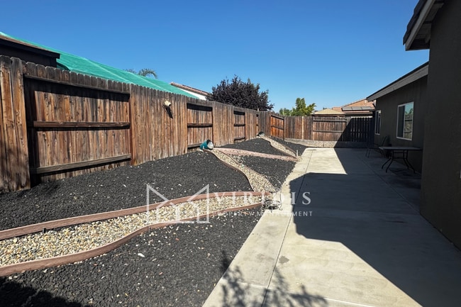 Building Photo - 1234567 Woodard Ridge Dr