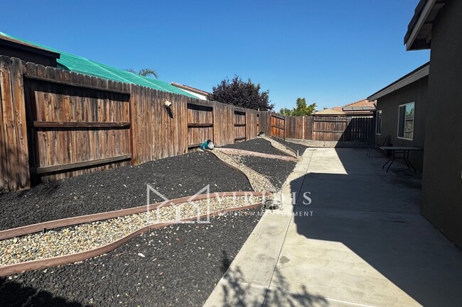 Building Photo - 5720 Woodard Ridge Dr