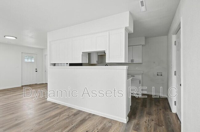 Building Photo - 509 E Jefferson St