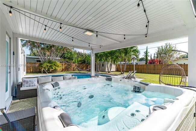 Building Photo - 4212 Van Buren St