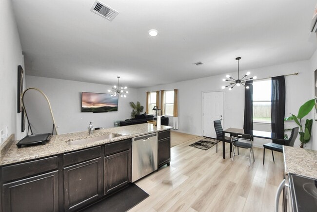 Building Photo - 7943 Vacek Meadows Loop