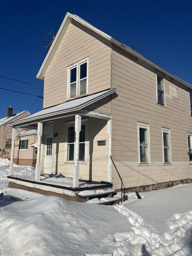 Front entrance - 511 E Empire St