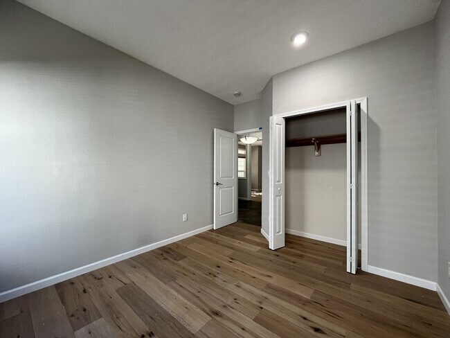Building Photo - Beautifully Updated 3-Bedroom Cedar Mill Home with Chef's Kitchen, Huge Bonus Room and Private Ba...