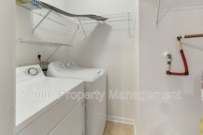 Building Photo - 12311 Bluestem Ln