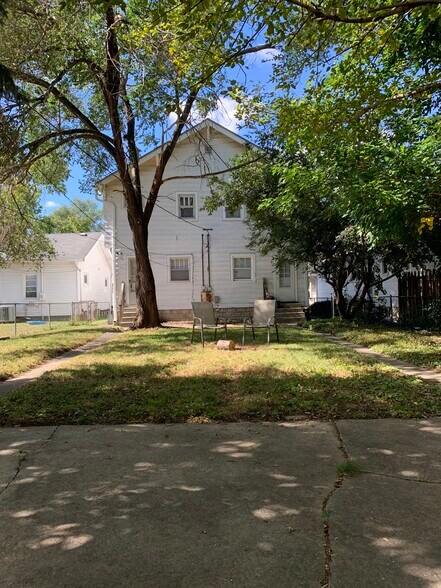 Building Photo - 813 N Bancroft St