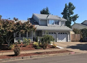 Building Photo - 3 Bedroom, 2.5 Bath home in West Eugene