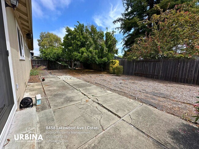 Building Photo - Spacious 4 Bedroom Home in Cotati Near SMART Train - Cosigners Welcome!