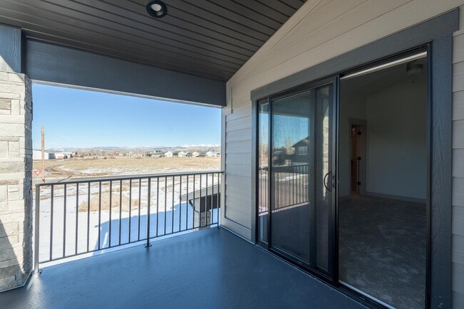 Building Photo - 405 Par Ave