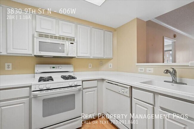 Building Photo - 3830 9th St N