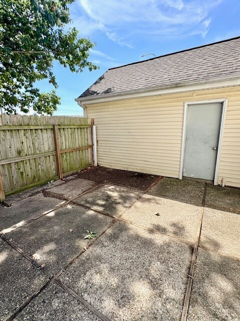 Building Photo - 2311 Galen Dr