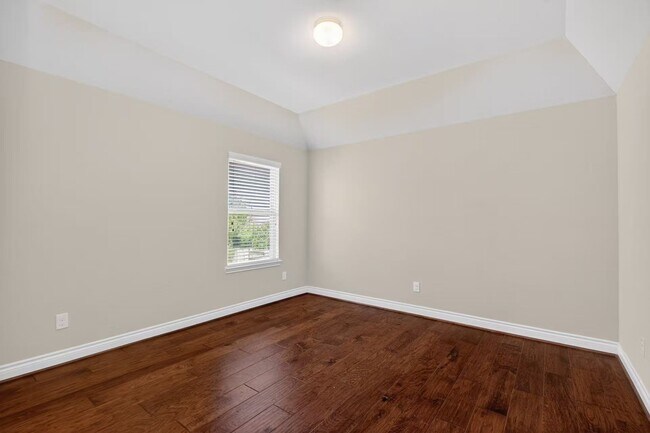 Building Photo - 25610 Fleming Lodge Ln