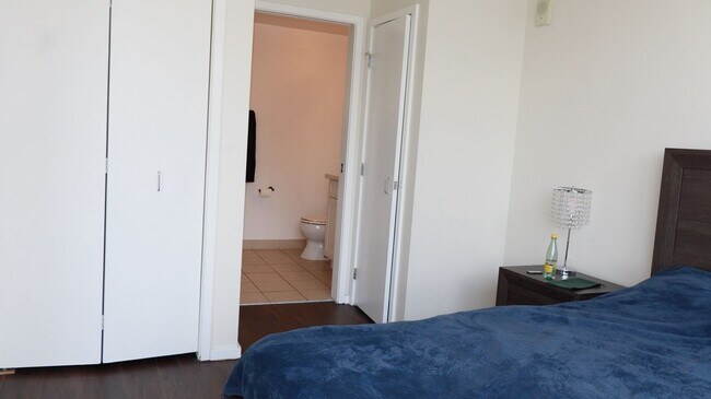 Building Photo - Downtown San Diego 1 bedroom 1 bath apartment For Rent