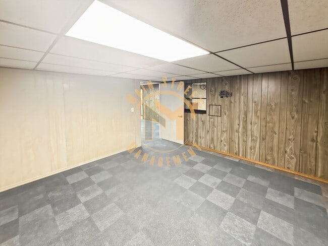 Building Photo - 1433 Baumgart Rd