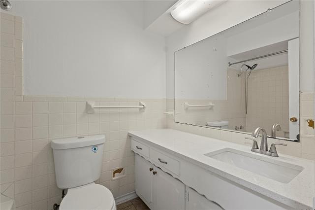 Building Photo - 3209 N Calais St