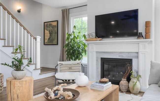 Building Photo - Modern 3-Bedroom, 3-Bath Home in Winston-Salem