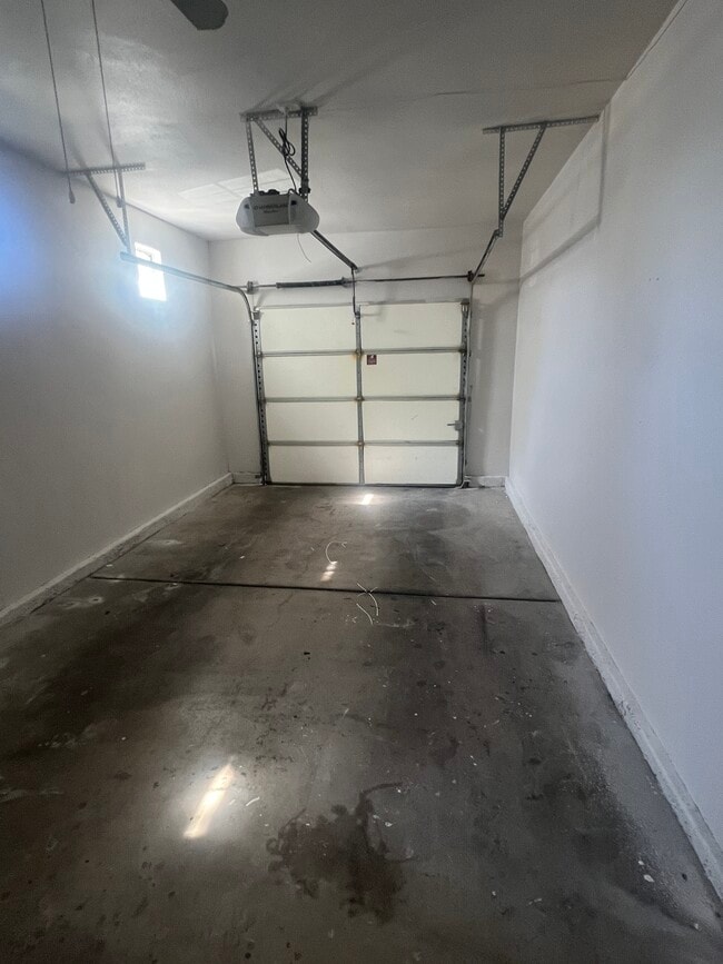 Building Photo - 8555 W Russell Rd