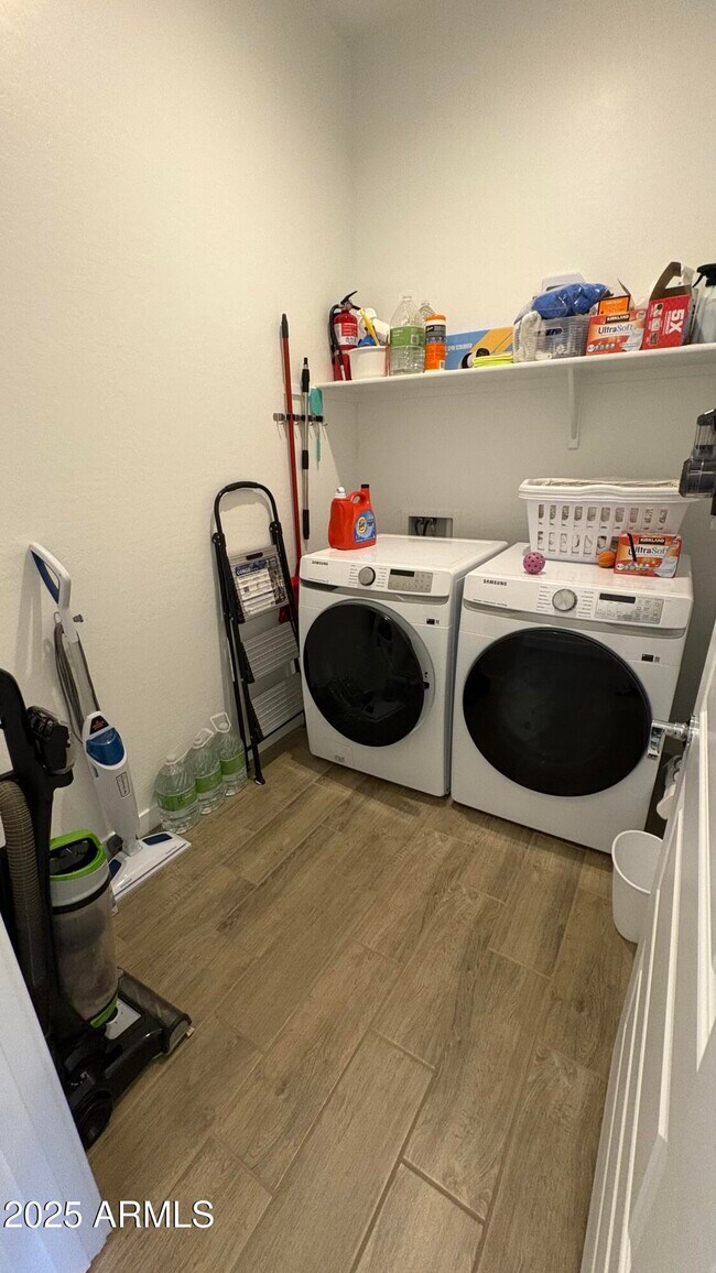 Building Photo - 3240 W Peak View Rd