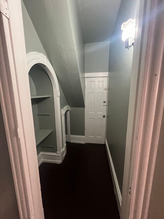 Building Photo - 405 Green Terrace