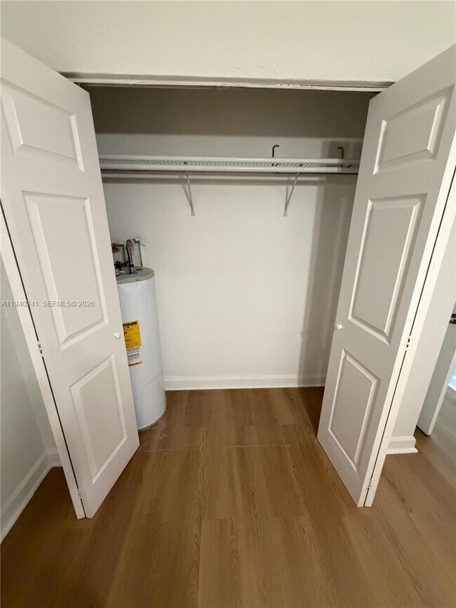 Building Photo - 1221 NW 5th Ave