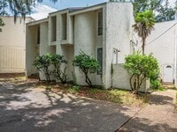 Building Photo - 1942 Larette Dr