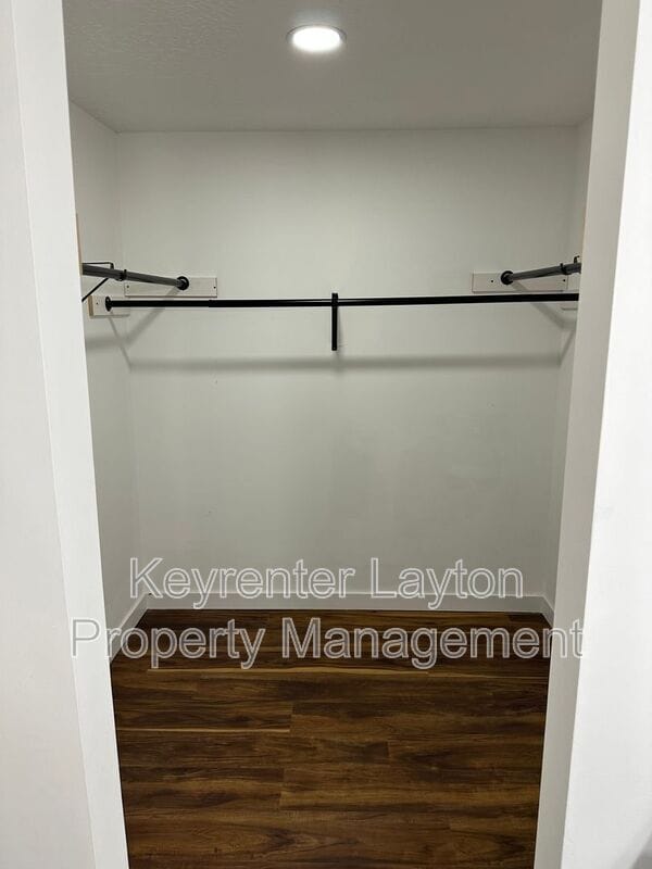 Building Photo - 992 4725 S
