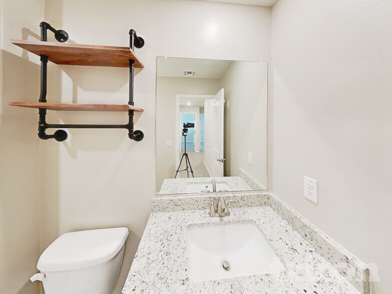 Building Photo - 8023 W Albeniz Pl