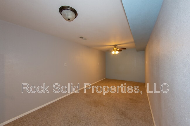 Building Photo - 1622 Oxford Dr