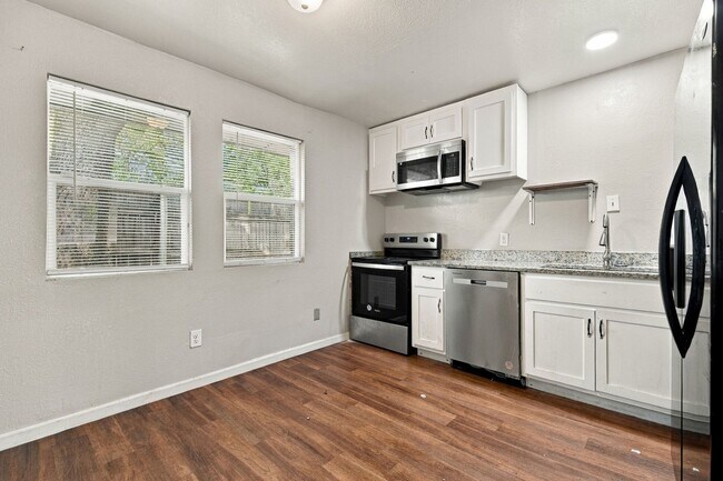 Building Photo - 3709 E 27th Pl